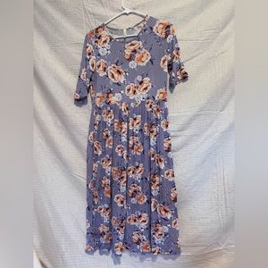 LARGE PURPLE FLORAL DRESS. LONG PURPLE DRESS. FLORAL MACI DRESS.